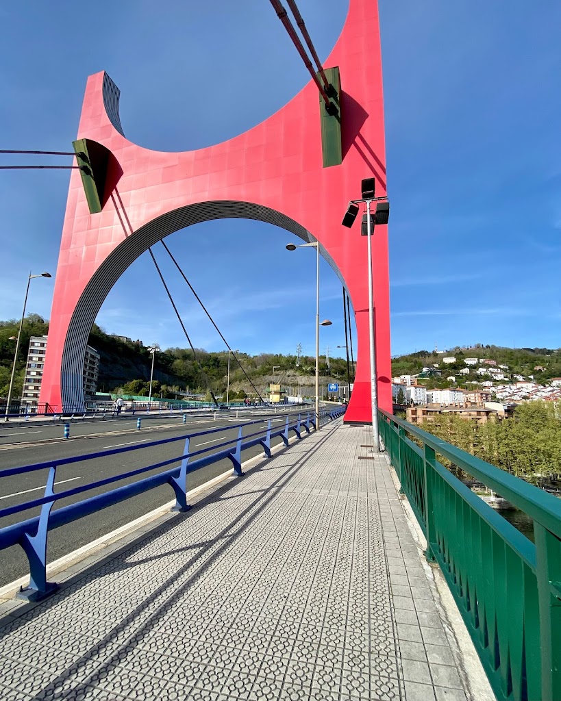 Arcos Rojos. Escultor: Daniel Buren