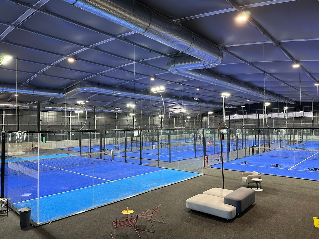 R PADEL INDOOR CLUB