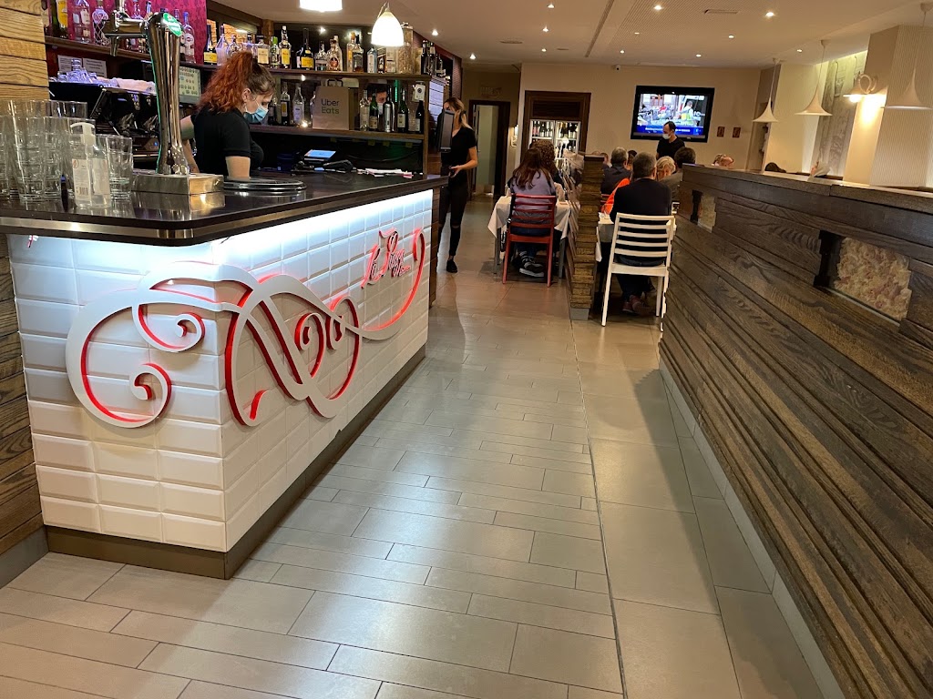 La Piazza Onda, Castello — Ambiente