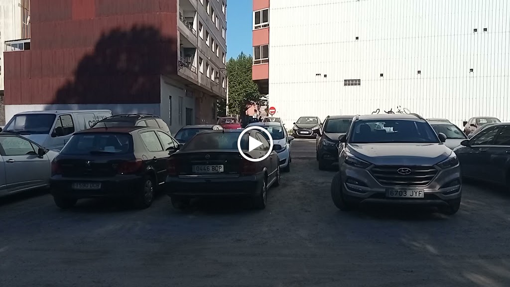 Aparcadoiro publico da Rua Rosalia de Castro — Videos