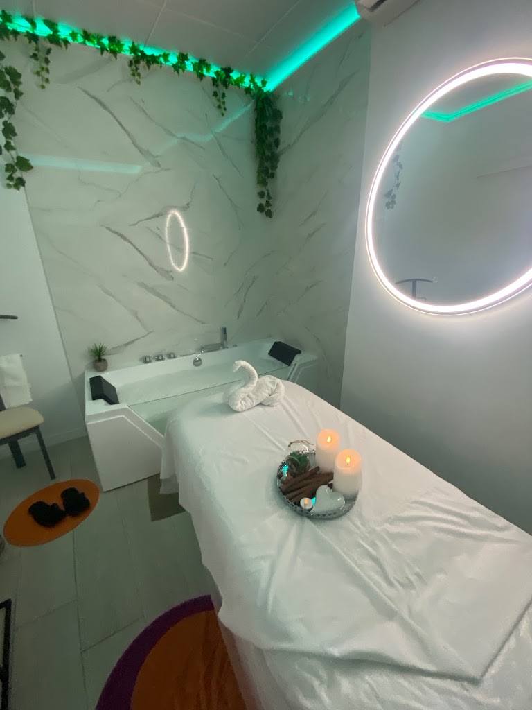C3BEAUTY — Interior