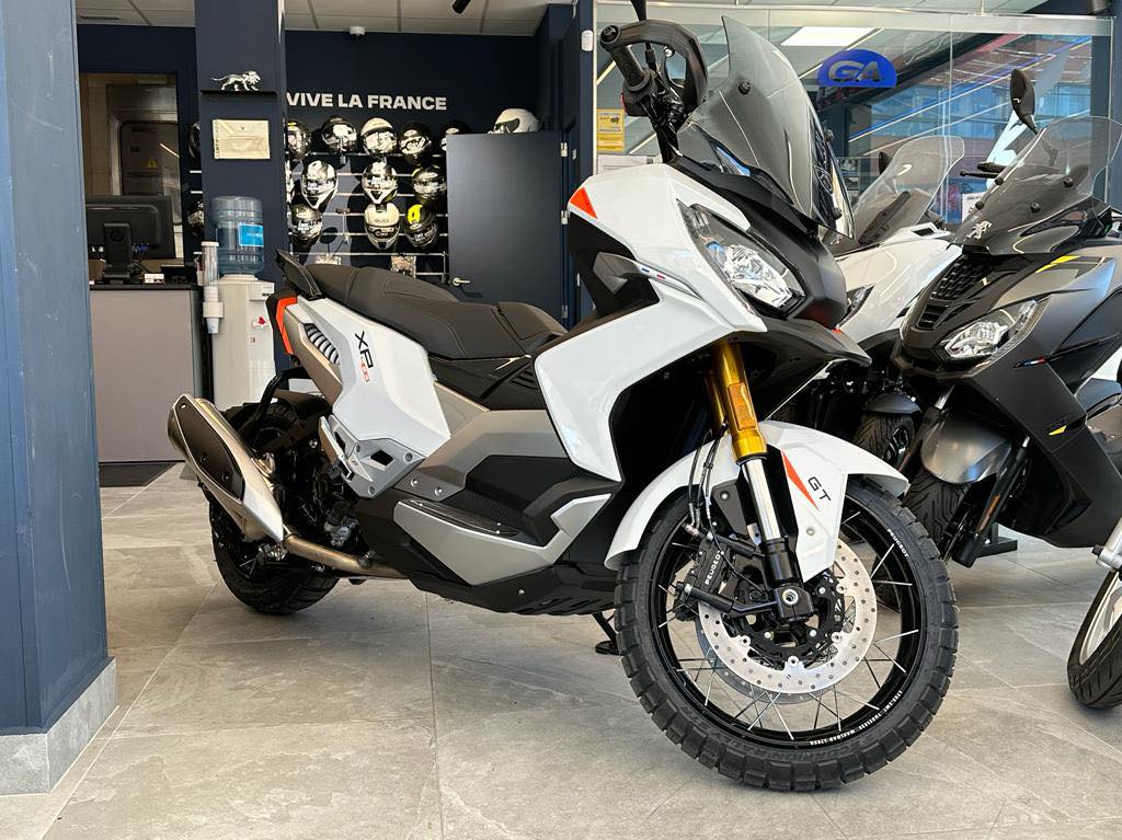 Peugeot Motocycles Madrid — Del propietario