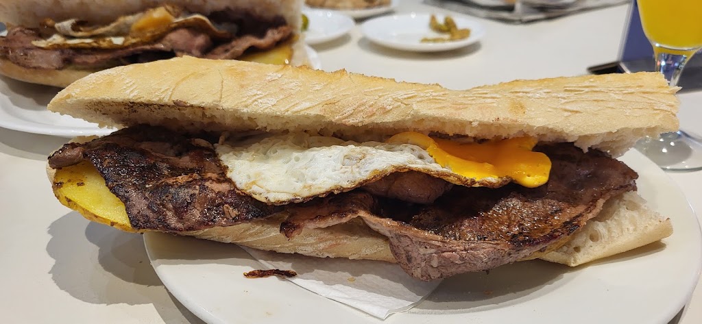 Lloc Ambbrassa — Comida y bebida