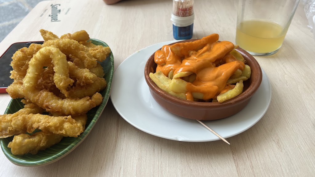 Bar Quinto Pino — Comida y bebida