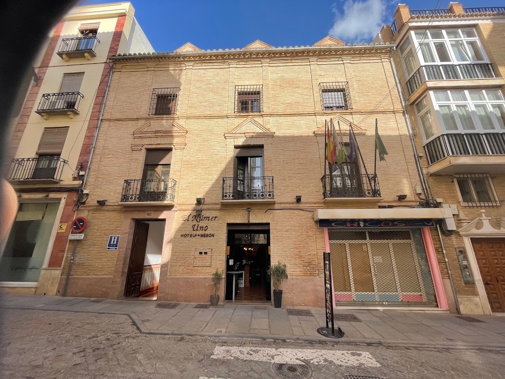 Hotel-Meson El Numero Uno — Exterior