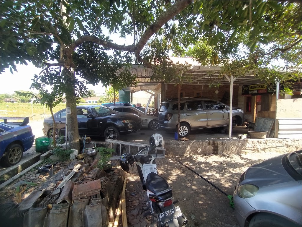 Bengkel mobil (iqul)