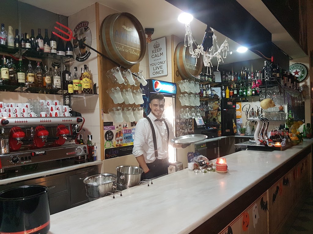 MonaBurguer El Musical — Ambiente