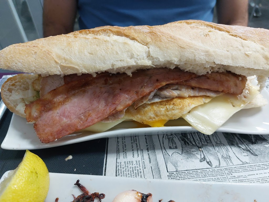Bar-Restaurante Morado. — Baguette