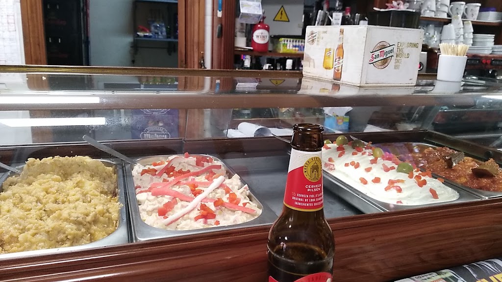 Bar Bulevar — Comida y bebida