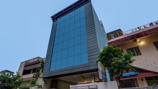 Hotel Petals Inn