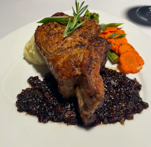  Oakwood Restaurant and Bar