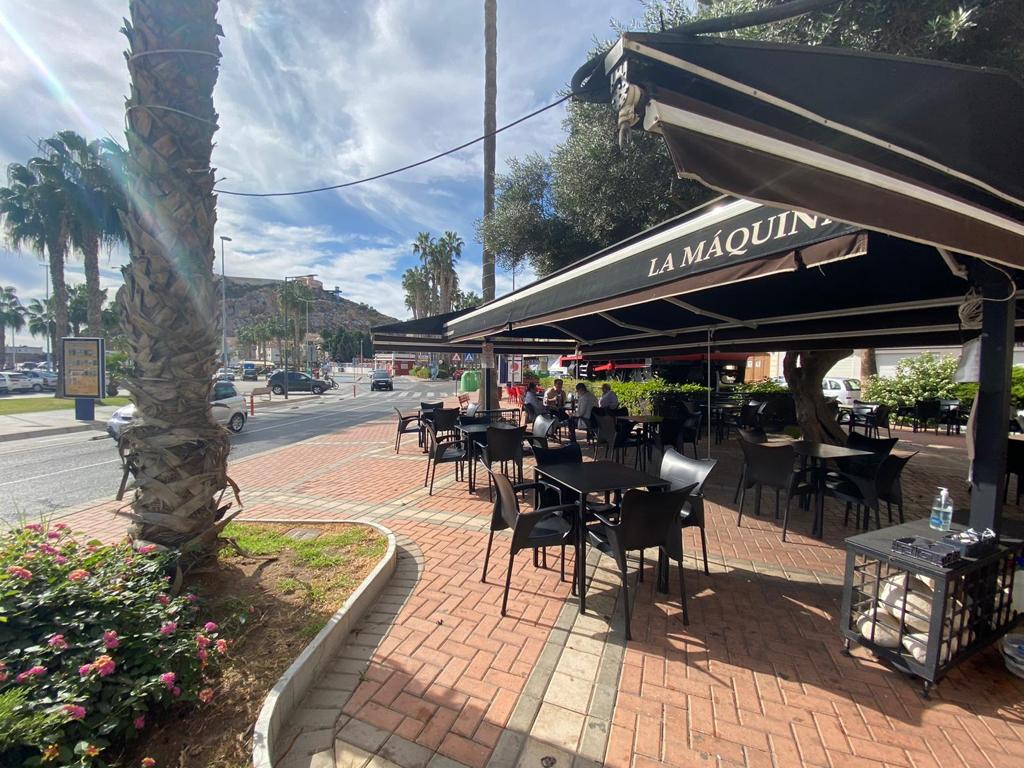 Restaurante - Bar LA MAQUINA — Ambiente