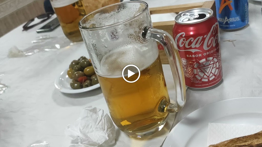 Bar Villanueva — Comida y bebida