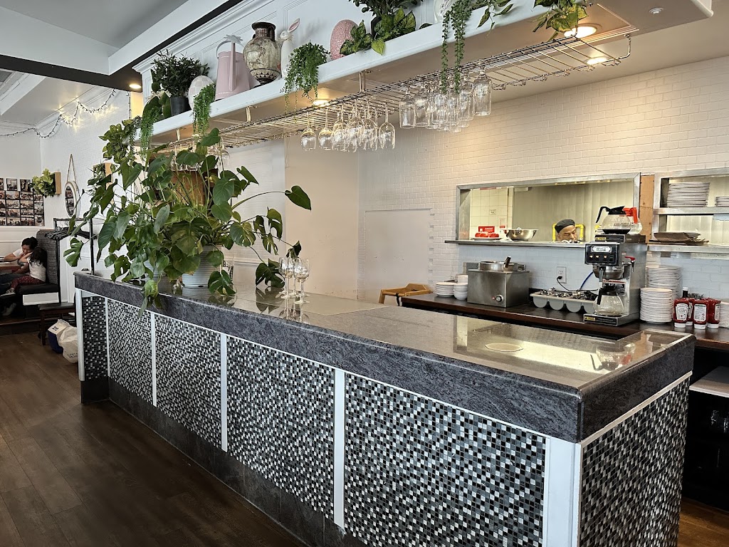 Gyro Grill | Apportez votre Vin in Brossard