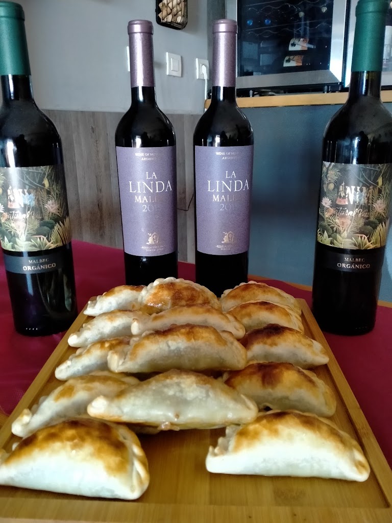 La Media Luna — Comida y bebida