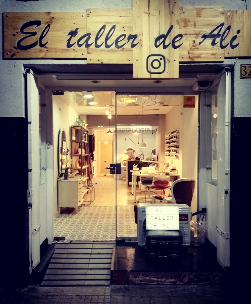El Taller de Ali — Exterior