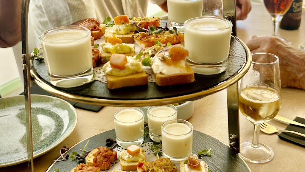 Restaurante Don Canape — Comida y bebida