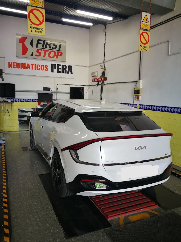 Neumaticos Pera — Interior