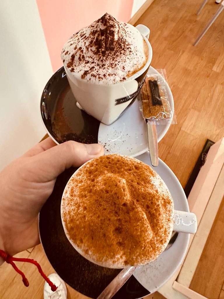 Cafe OKEYMAS Las Salinas — Comida y bebida