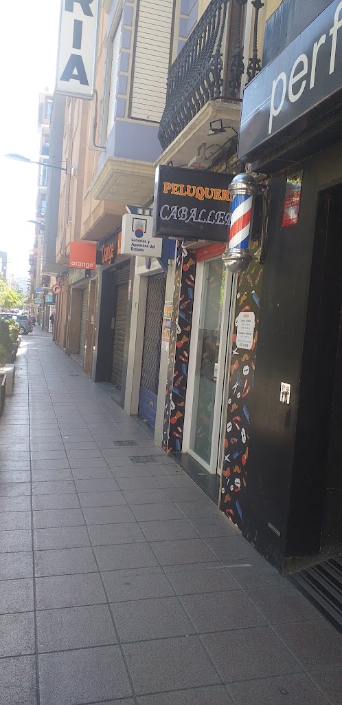 Barbar shop y peluqueria caballero — Del propietario