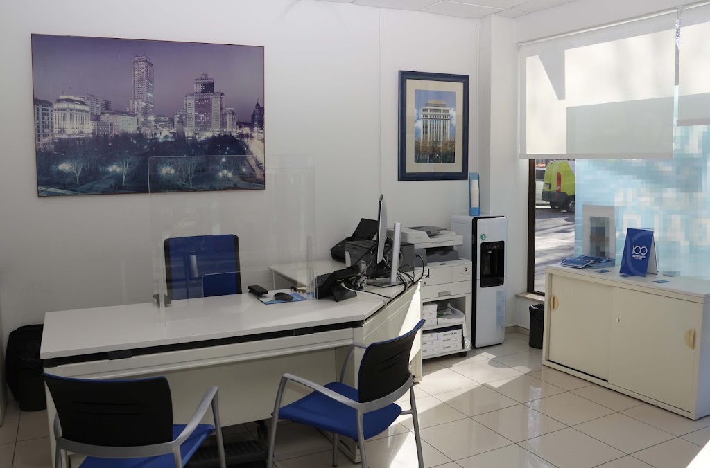 Agencia de Santalucia Seguros — Interior