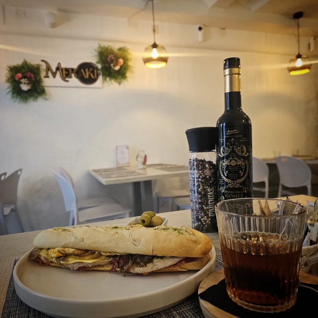 MERAKI RESTAURANTE, PLAZA DEL CONVENT 6 DENIA ESPANA — Comida y bebida