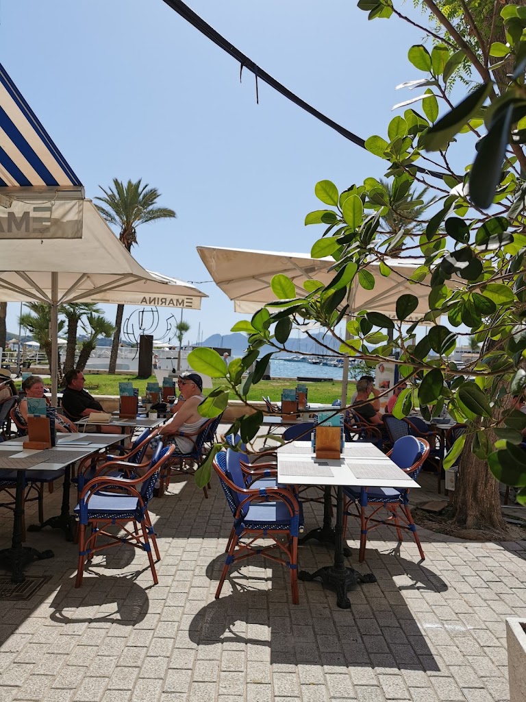 Marina Restaurant — Ambiente