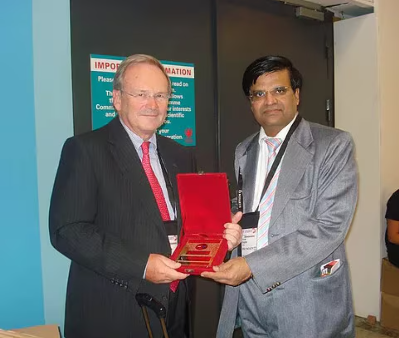 Dr. Dr Vivek Gupta Best Cardiologist In Delhi Heart Specialist Interventional Cardiologist Clinical Cardiologist Delhi India