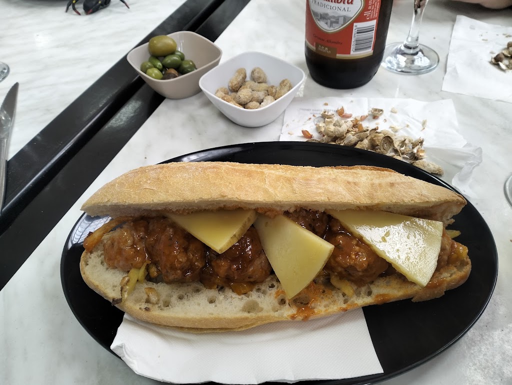 Bar Restaurante Socarrat, Rafelbunol, Valencia — Comida y bebida