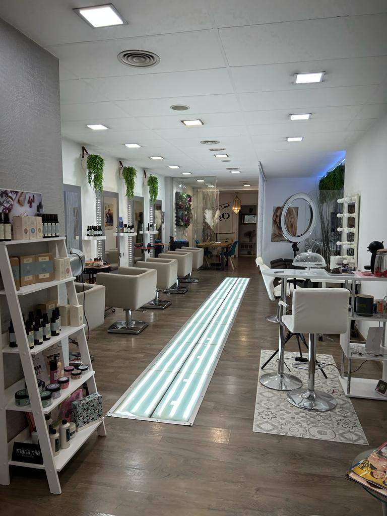 Salon Begona Gomez Castelldefels — Interior