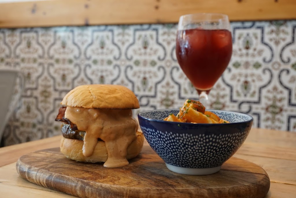La Barrita Ibiza — Comida y bebida