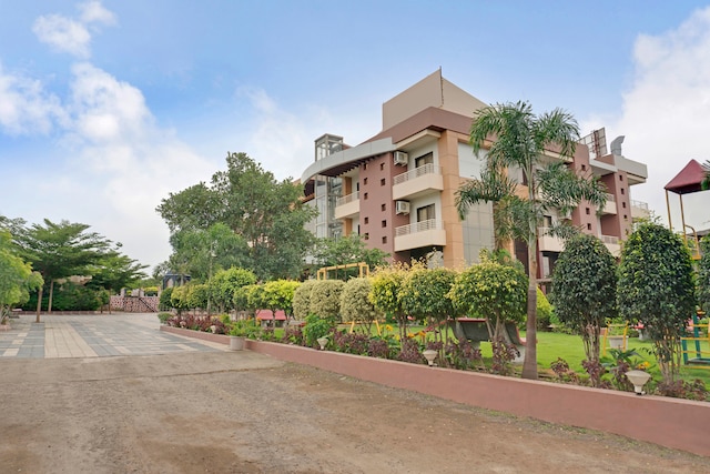 Capital O 47179 Hotel Swamiraj