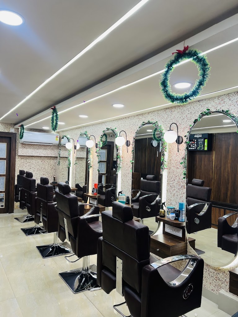 The Prince Unisex Beauty Parlour