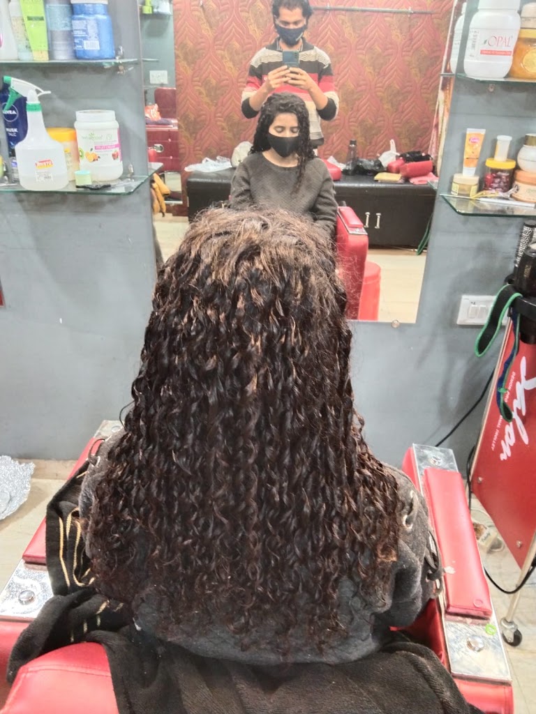 Ki Ka Unisex Parlour