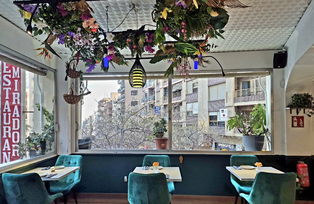KPLATS Gastrobar — Ambiente