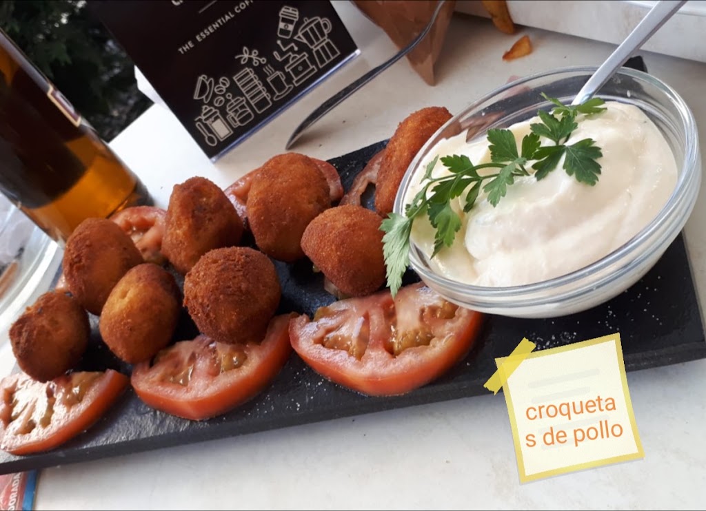 Cafeteria Canarias Bar — Comida y bebida