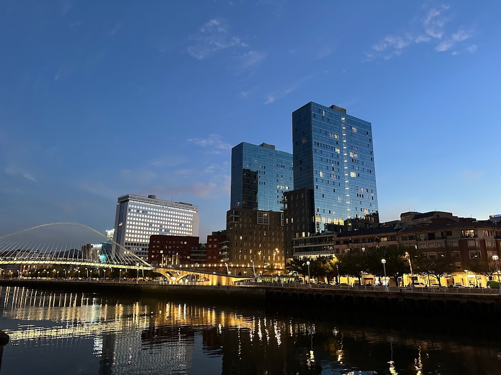 Isozaki Dorreak/Torres Isozaki