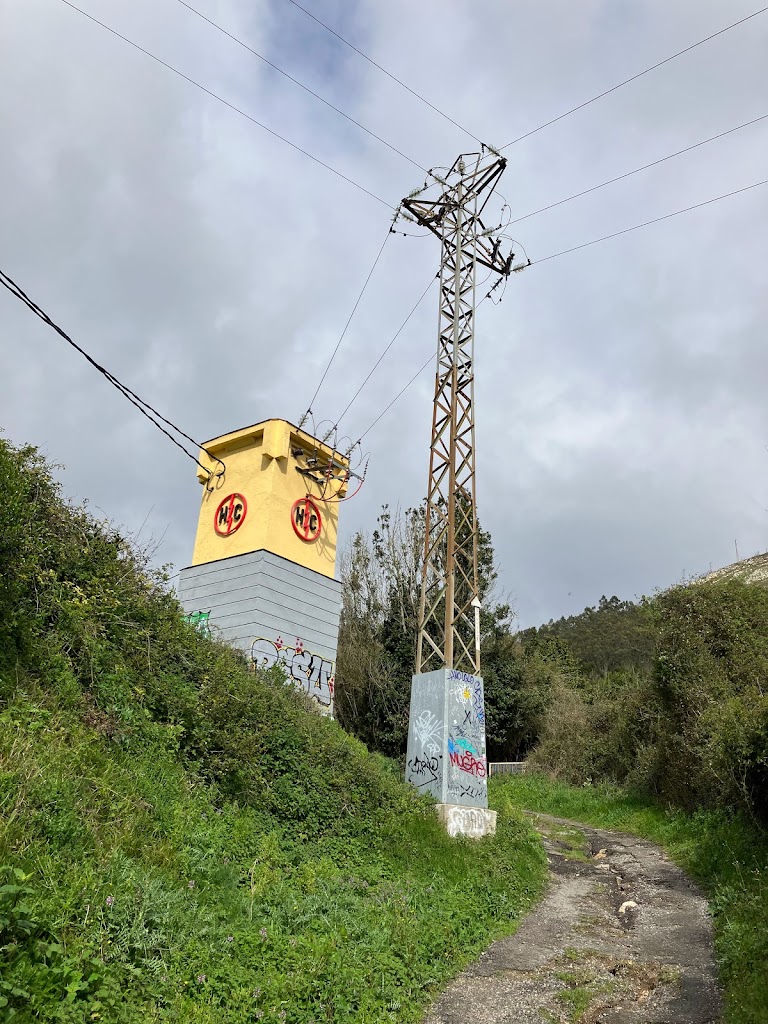 Torre de alta tension antigua de HC
