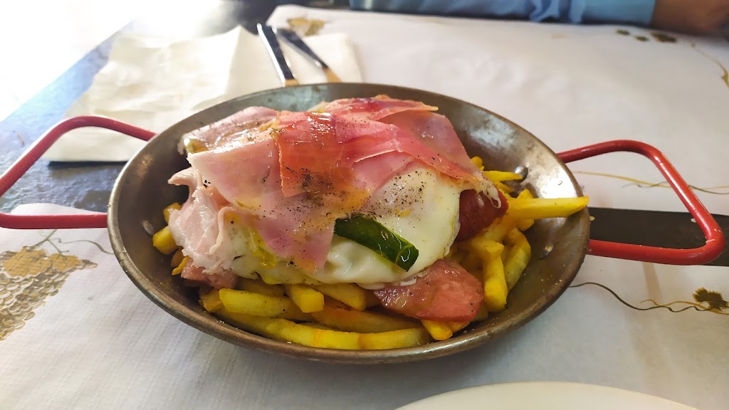 Bar restaurante El Arjonero — Huevos estrellados