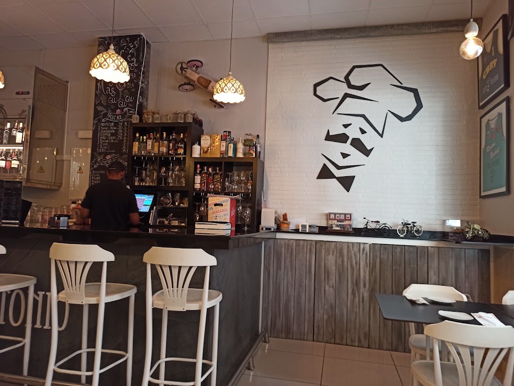 Casa Antonio Tapas — Ambiente