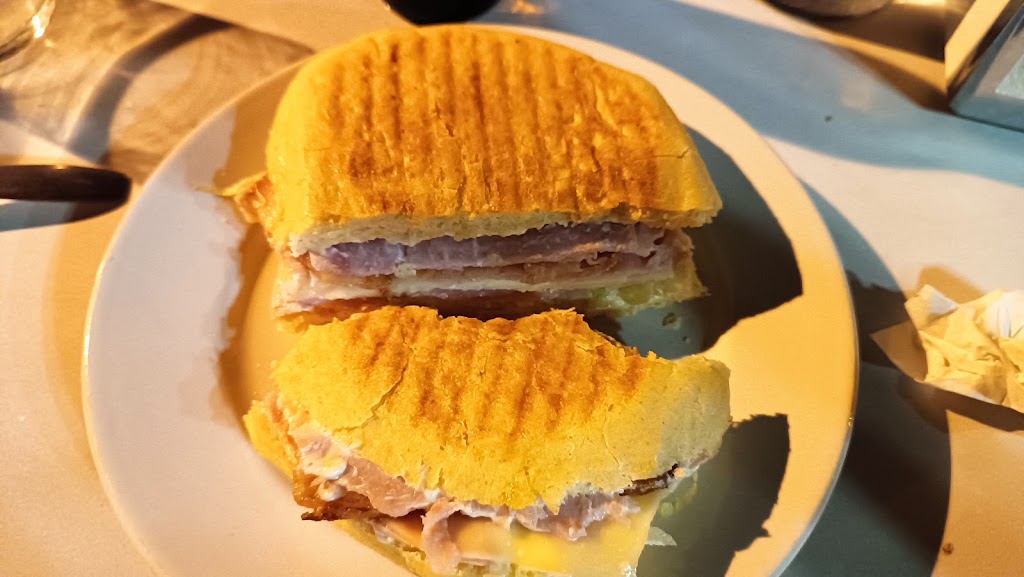 Sabores Bar Taperia — Panini