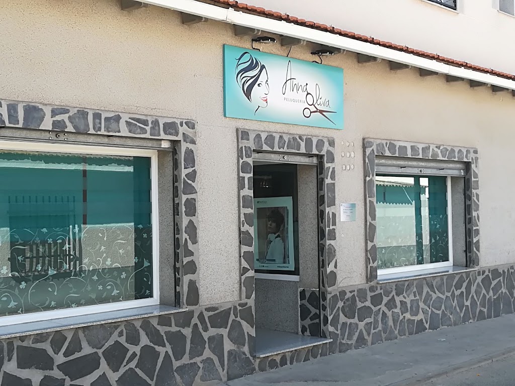 Anna Oliva — Exterior