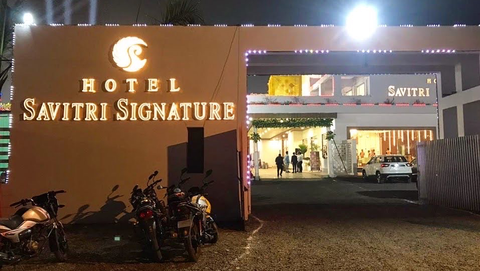 Hotel Savitri Signature