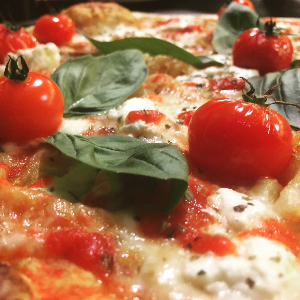 El Petit Obrador PIZZA Sarria de Ter — Pizza