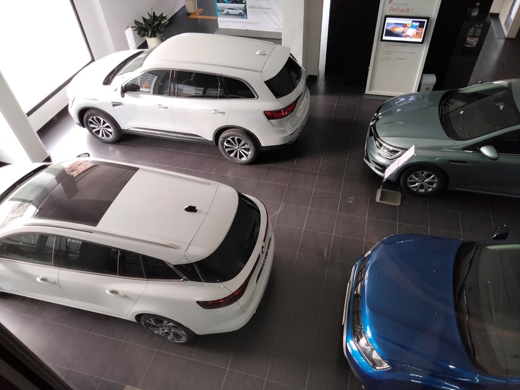 Dacia Monzon-TALLERES BLANCO — Interior