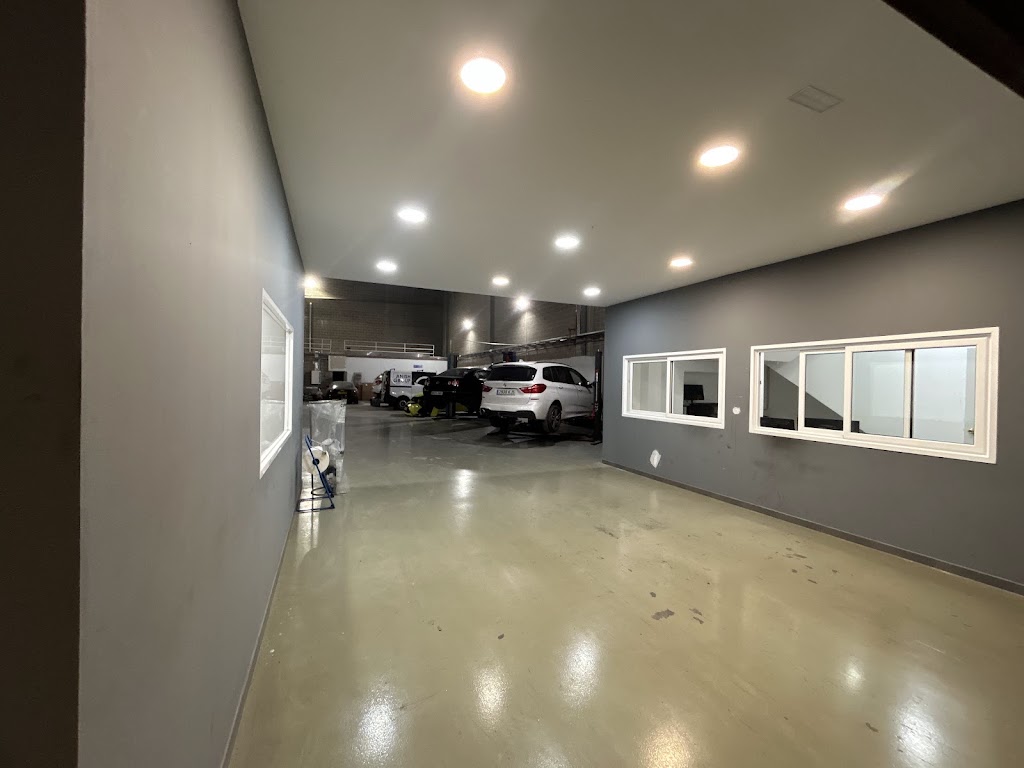 APVCARS TALLER — Interior