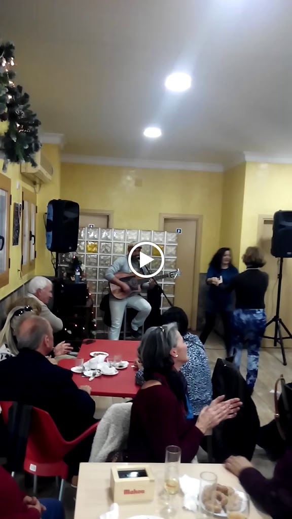 Don Sancho en familia Cafeteria Bar — Videos