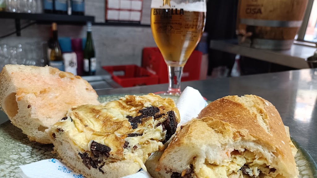 Olimpic Bar — Comida y bebida