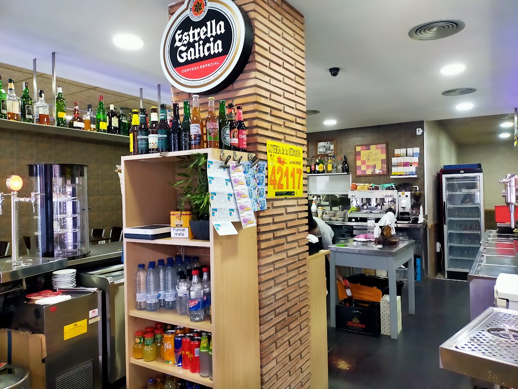 Bar Cafeteria Ca la Manoli — Ambiente