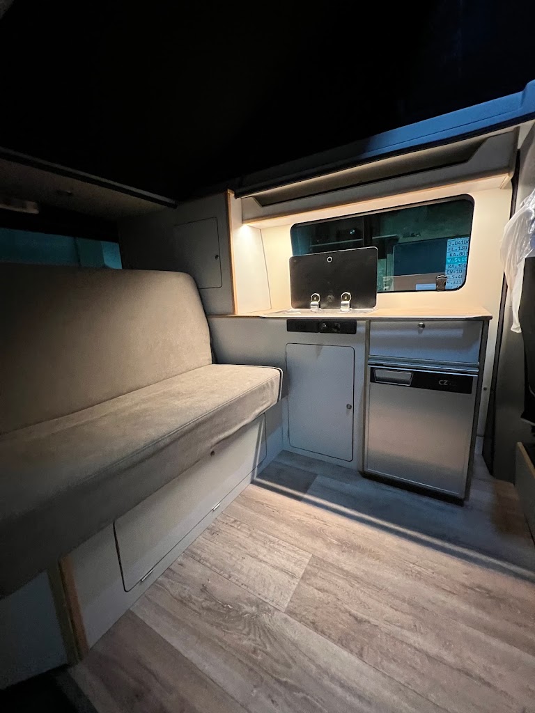 Windycamper — Interior